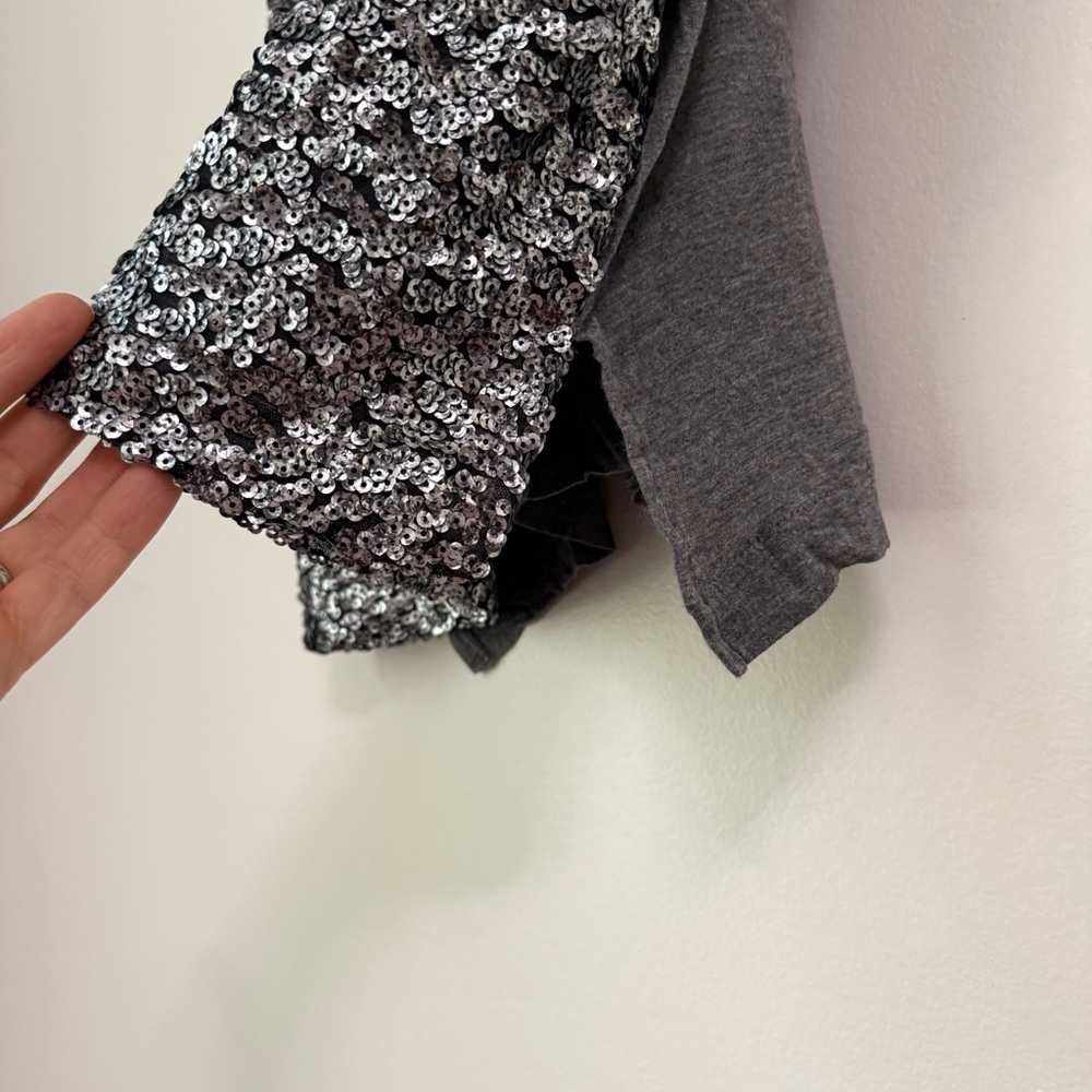 Banana Republic Silver Grey Sequin V-Neck Sleeveless Jersey Tank Top, size S - Picture 6 of 14